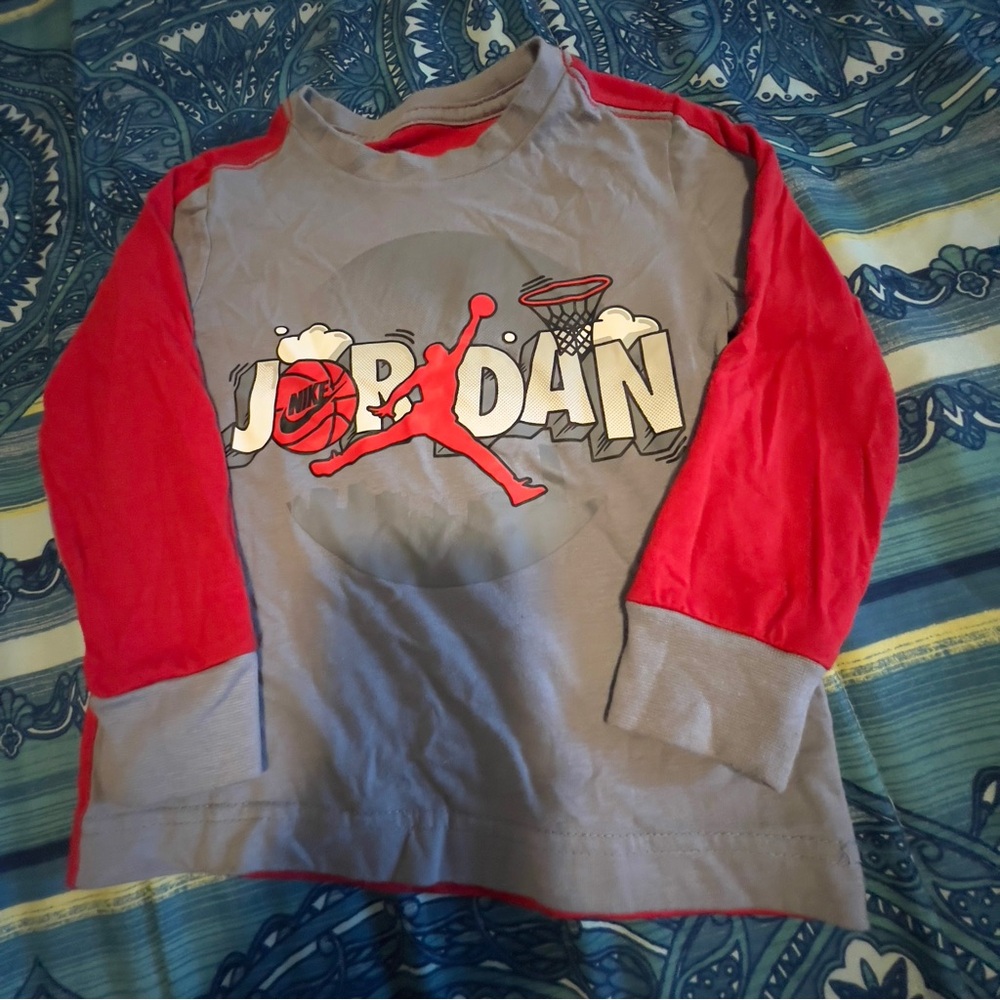Jordan Kids Set - Gray and Red - Picture 8 of 11